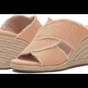 Lucky Brand Madgie Peachy Wedges 7.5